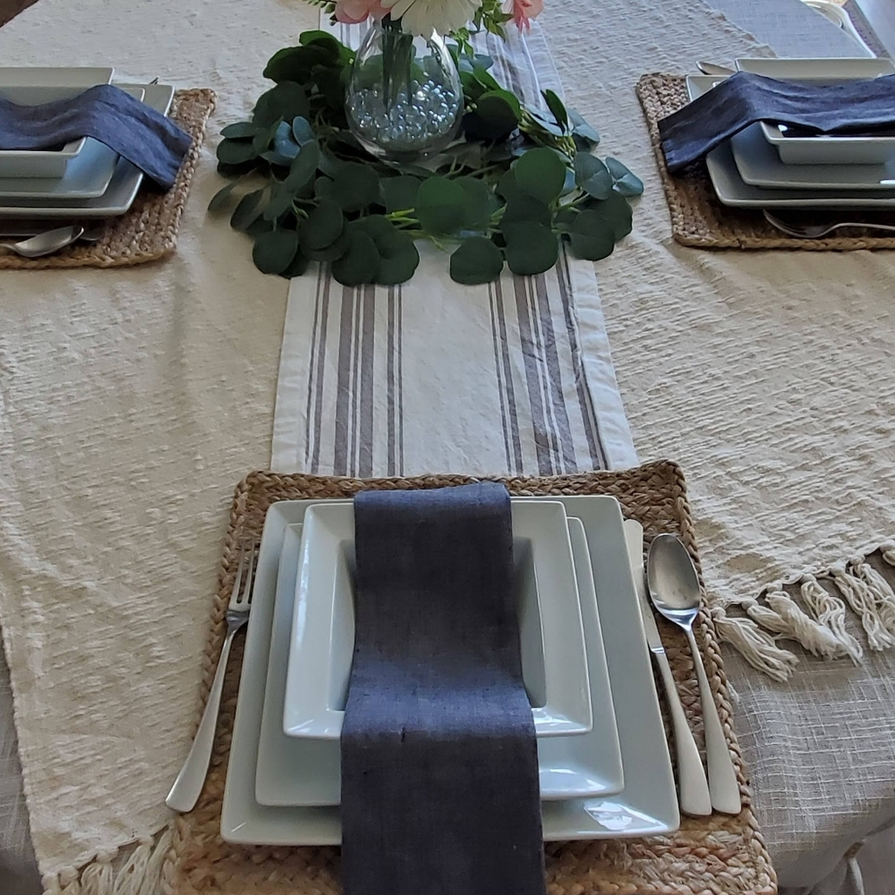 Farmhouse spring table runner - Picture 2 of 3